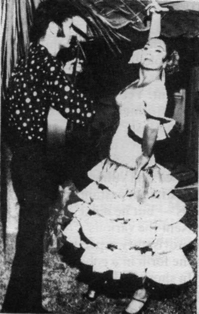 Deliphine y Domingo in Guitar November 1972